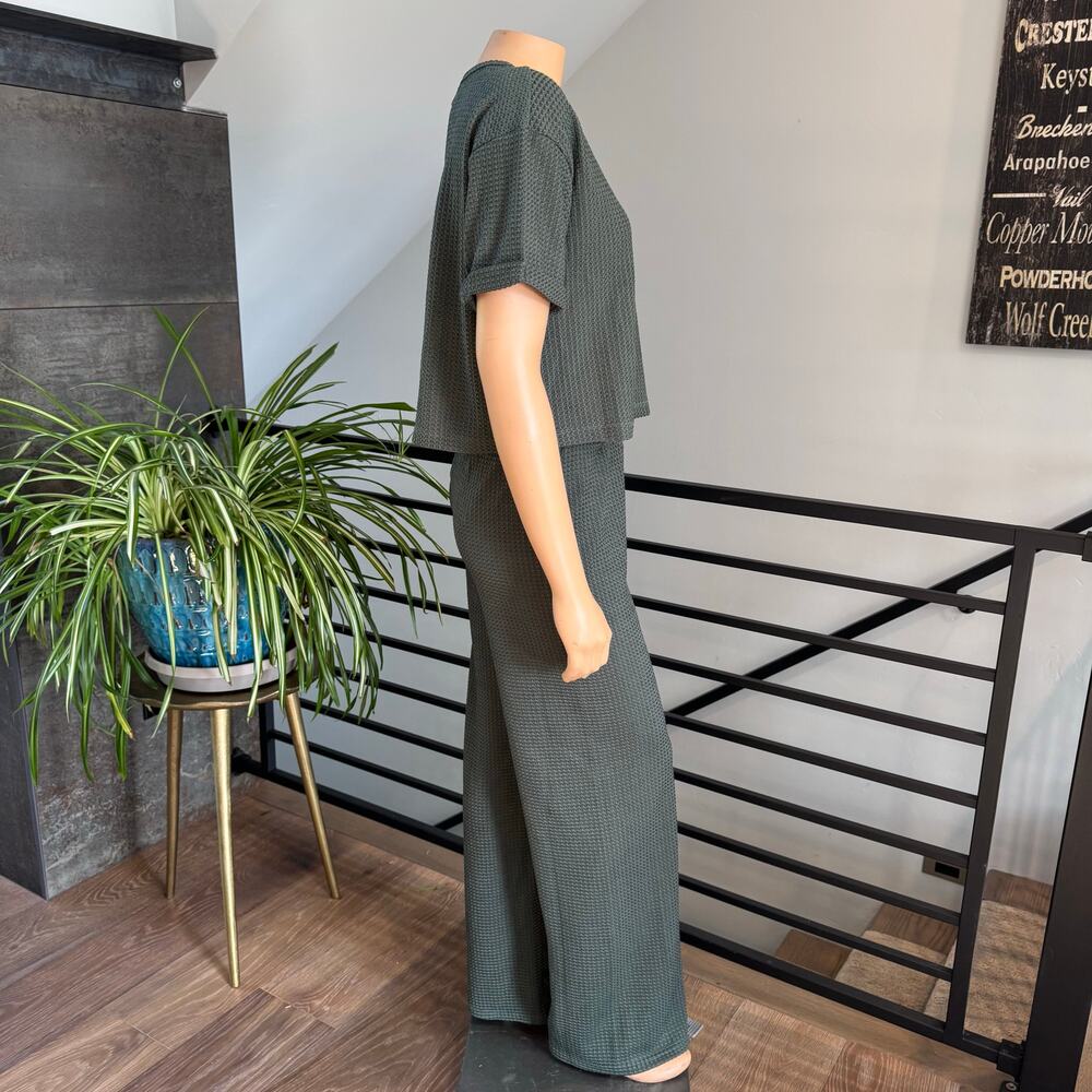 NWT Francesca’s Julia Hunter Green Waffle Knit Lounge Set, Top & Bottom - Small - Picture 11 of 16